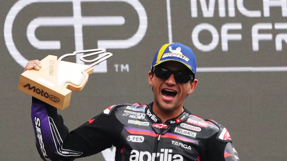 MotoGP - French Grand Prix - Bugatti Circuit, Le Mans, France - May 10, 2026 Aprilia Racing's Jorge Martin celebrates on the podium after winning the MotoGP race REUTERS/Stephane Mahe