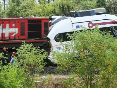 Trčenje tovornega in potni&scaron;kega vlaka na Hrva&scaron;kem. 