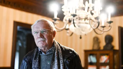 21.11.2022 &ndash; Slavko Pregl, mladinski pisatelj, pripovednik, basnopisec, založnik in urednik //FOTO: Nik Erik NeubauerOPOMBA: DNEVNIKOV OBJEKTIV &ndash; INTERVJU 2022