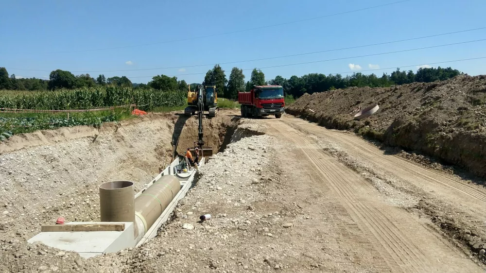 Gradnja kanala C0 v Klečah