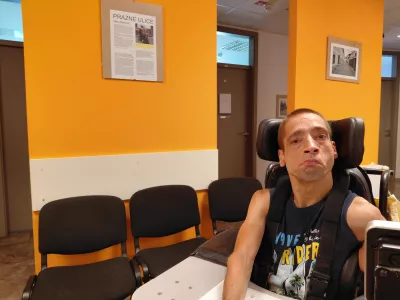 Ko noge postanejo roke in fotoaparat njegov glas: Nino skozi objektiv vidi svet po svoje