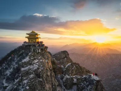 Spektakularni pogled na goro, kjer bo fant preživel kar nekaj časa. / Foto: Istock