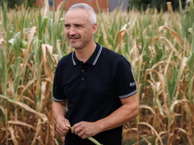 Kranj, Predoslje.Minister za kmetijstvo Janez Cigler Kralj si je skupaj s predstavniki Kmetijsko gozdarske zbornice Slovenije in kmetijsko svetovalne sluzbe ogledal posledice suse na obmocju Kranja z okolico.Minister za kmetijstvo Janez Cigler Kralj.