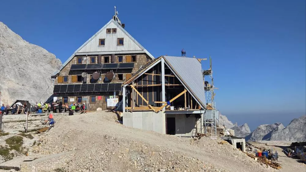 KredaricaGradnja novega podnebnega observatorija na Kredarici.Foto: Gregor Sluga, ARSO