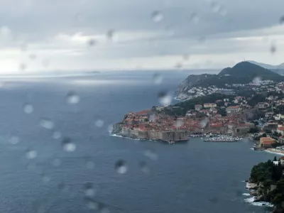 - 12.9 - 28.9.2014 - Simbolične fotografije - potovanje - Balkan, Dubrovnik, Hrva&scaron;ka, dež  //FOTO: Jaka Gasar