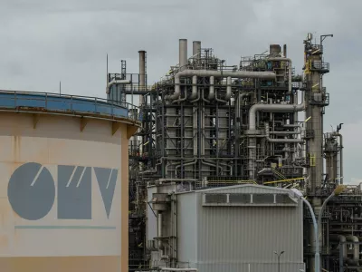 2JR14KK OMV Austria petrol and gas storage tanks in Refinery Schwechat