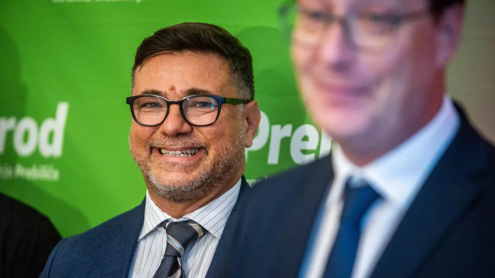 Ljubljana, sedez stranke Prerod.Novinarska konferenca s predstavitvijo kandidata stranke Prerod za zupana Mestne obcine Ljubljana Gregorja Novaka.
