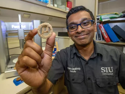 Mikrobiolog Lahiru Jayakody Foto: Rusty Bailey/SIU Carbondale / Foto: Foto: Rusty Bailey/siu Carbondale