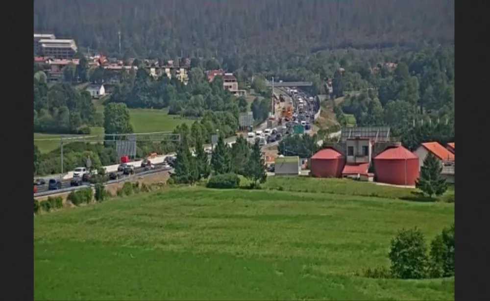 Stanje pri Postojni ob 12.30 uri.