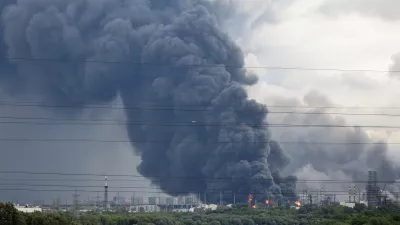 Thick plumes of smoke with flames rise from an oil refinery following a Ukrainian drone attack in the course of Russia-Ukraine conflict, in Moscow, Russia, June 18, 2026, in this picture obtained from social media. SOCIAL MEDIA/via REUTERS THIS IMAGE HAS BEEN SUPPLIED BY A THIRD PARTY.