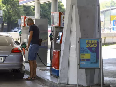 Zakaj je dizel že 8 let dražji od bencina, če oba pridobivamo iz iste surovine?