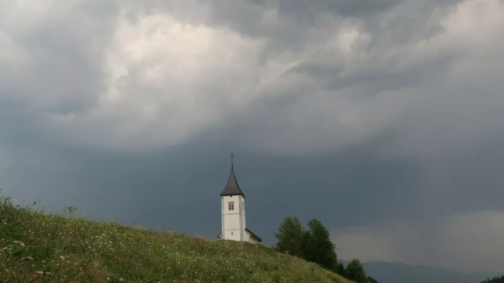 Vreme, oblaki, oblačnost, nevihta. Foto: Tatjana Pihlar 