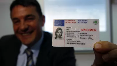 - novo vozni&scaron;ko dovoljenje v obliki polikarbonatne kartice /FOTO: Bojan VelikonjaOPOMBA: ZA OBJAVO V ČASOPISU DNEVNIK / Foto: Bojan Velikonja