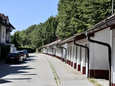 Edina za&scaron;čita pred hrupom: Razburjeni stanovalci proti podiranju dreves ob avtocesti