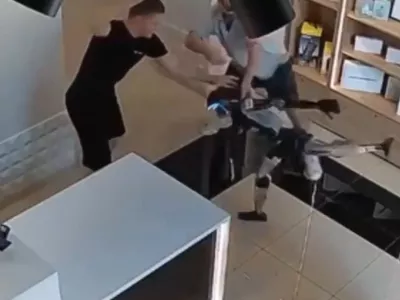 Ponoreli robot v ruski trgovini.