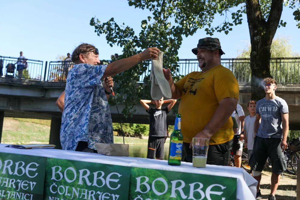 07.09.2026. Zmagovalec Tom Ravtar. Drugovr&scaron;čeni Anže Vrhovnik. Borbe čolnarjev na Ljubljanici. Foto: Bojan Velikonja