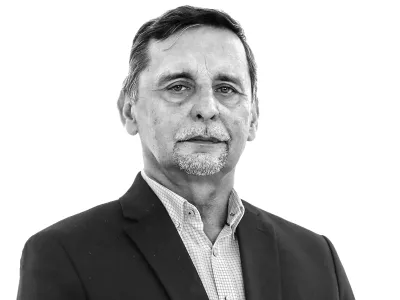Miran Lesjak- Redakcija Dnevnik 2024 - portreti za komentarje in kolumne - kolumnisti - komentatorji &ndash; novinarji - portret //FOTO: Luka Cjuha