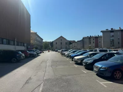 Presenečeni in jezni: oderu&scaron;kih 8 evrov za slabo uro parkiranja v Ljubljani
