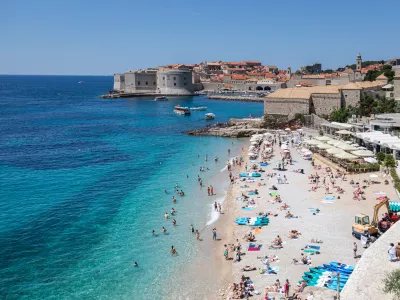In Dubrovnik, summer temperatures are already reaching 27 degrees Celsius at the end of May, and in the coming months, heat is expected that could break previous records, according to meteorologists. So most citizens decided to seek salvation in the sea. May 24, 2026 Dubrovnik CroatiaPhoto: Grgo Jelavic/PIXSELL/Sipa USANo Use Belgium. No Use Bosnia and Herzegovina. No Use Germany. No Use Croatia. No Use Vatican City.