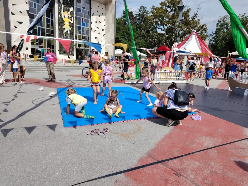 Pika Nogavička je zavzela Velenje
