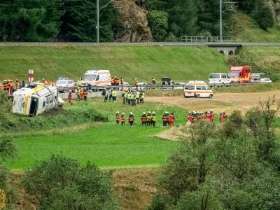 Emergency responders at the site of a crash involving a bus carrying a Dutch tour party, which flipped over in Susch, Switzerland, September 10, 2026.  Jon Duschletta/Engadiner Post/Handout via REUTERS  THIS IMAGE HAS BEEN SUPPLIED BY A THIRD PARTY. MANDATORY CREDIT. VERIFICATION - Road layout, buildings and a bridge matched archive and satellite imagery of the area. - Date verified by local authorities. - Police on Thursday (September 10) said a number of people were killed and several others injured after a bus carrying a Dutch tour party flipped over in a remote Alpine region of eastern Switzerland.