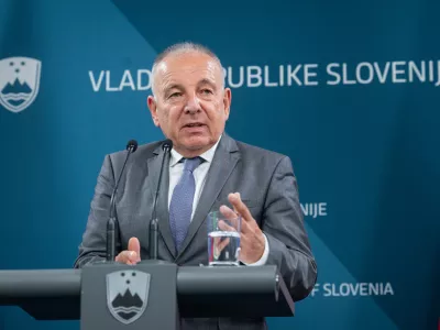 Ljubljana, vlada.Izjava ministra za finance Andreja Sirclja o predlogu zakona o nacionalnem demografskem skladu.Minister za finance Andrej Sircelj.
