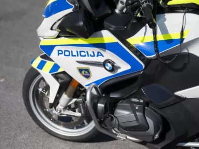 prometni nadzorpolicija - simbolična fotografijaprometna policijavarnost v prometupolicija na motorjihmotoristična policijaprehitri voznikiavtocestna policija08.04.2025 Policijski nadzor, počivali&scaron;če PovodjeFOTO: Nik Erik Neubauer