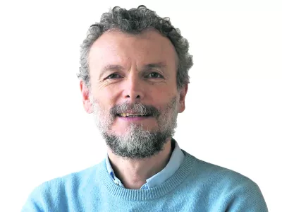 Dragan Petrovec, zunanji kolumnist- Dnevnik 2016 - portreti za komentarje in kolumne - kolumnisti - komentatorji - novinarji - novinarka - //FOTO: Tomaž Skale------BARVNA!!!, FOTO PERMANENT!!!