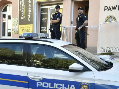Mo&scaron;ki je v &Scaron;ibeniku z nožem ubil 28-letnika in hudo po&scaron;kodoval 22-letnico. 