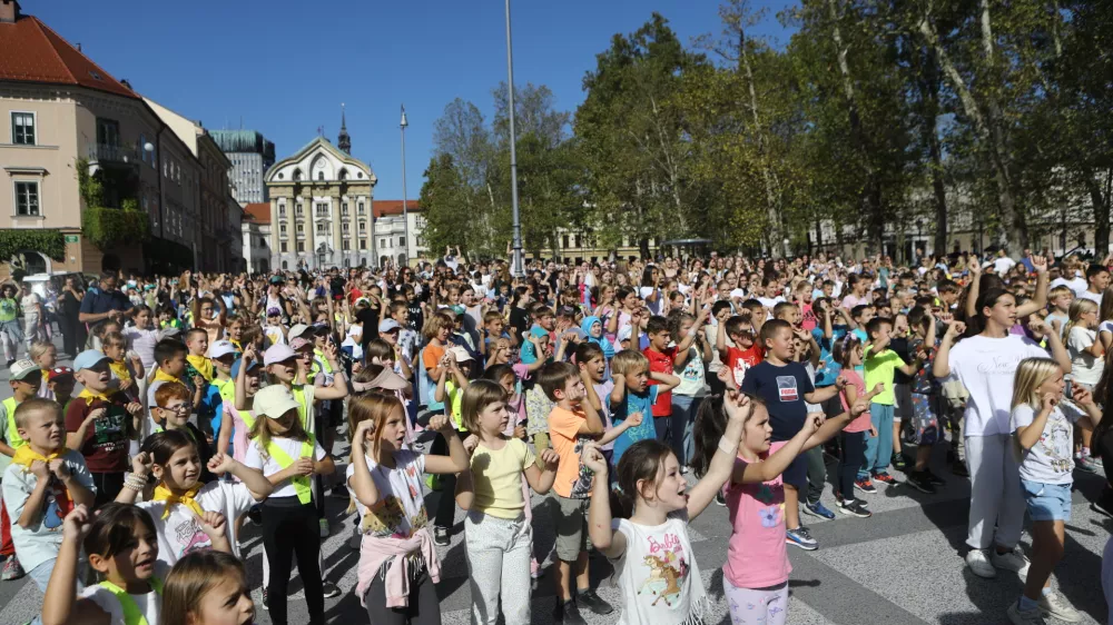 16.9.2026 - Kongresni trg - Ritem trajnostne mobilnosti - otroci - &scaron;olarji plesFoto: Luka Cjuha