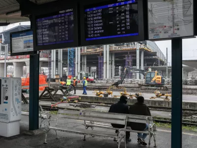 - Gradbena dela na starih tirih in peronih.- Železni&scaron;ka postaja Ljubljana.-14.12.2025. - Prenova Železni&scaron;ke postaje Ljubljana.//FOTO: Bojan Velikonja / Foto: Bojan Velikonja
