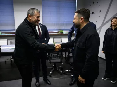Ukraine's President Volodymyr Zelenskiy shake hands with Slovenian Minister of Foreign and European Affairs Tone Kajzer as they have a meeting together with Slovenian Minister of Defence Valentin Hajdinjak, amid Russia's attack on Ukraine, in Kyiv, Ukraine September 17, 2026. Ukrainian Presidential Press Service/Handout via REUTERS ATTENTION EDITORS - THIS IMAGE HAS BEEN SUPPLIED BY A THIRD PARTY.