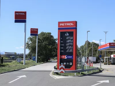 - 08.09.2026 - točenje goriva, gorivo, nafta, bencin, Petrol, podražitev naftnih derivatov//FOTO: Jaka Gasar