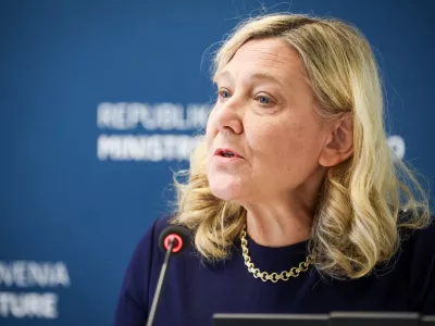 Ljubljana, ministrstvo za kulturo.Strokovni posvet o slovenskem pravopisu, ki sta ga pripravila ministrstvo za kulturo in Zveza slovenskih slavisticnih drustev.Ministrica za kulturo Ignacija Fridl Jarc.