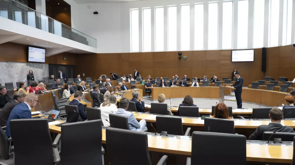 15.06.2026 Državni zbor - parlament - Izredna seja DZ, na kateri bodo odločali o spremembah zakona o lokalnih volitvah ter obravnavali mandatno-volilne zadeve, v okviru katerih bi DZ potrdil mandata nadomestnima poslankamafoto: Nik Erik Neubauer
