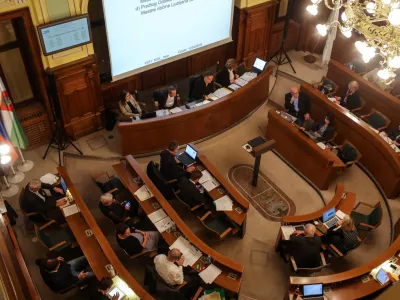 Pred županskimi volitvami: Ljubljanska levica se drobi, desnica taktizira