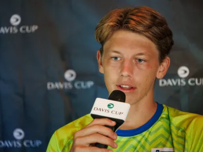 Ljubljana, Teniska akademija Breskvar.Novinarska konferenca Tenis Slovenija v sklopu Davis Cup srecanja World Group II med reprezentancama Slovenije in Izraela.Slovenski teniski igralec Ziga Sesko.