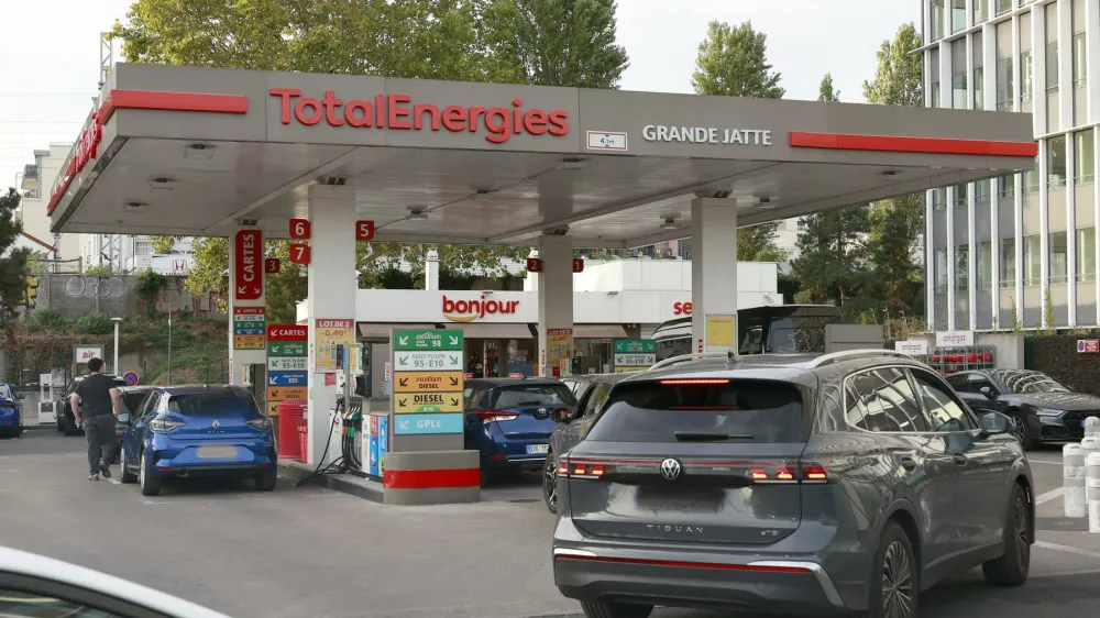 Illustration de stations essence en Ile-de-France, le 20 septembre 2026. &copy; Christiophe Aubert/Bestimage Illustration of gas stations in the &Icirc;le-de-France region, September 20, 2026.,Image: 1136678016, License: Rights-managed, Restrictions:, Model Release: no / Foto: Profimedia