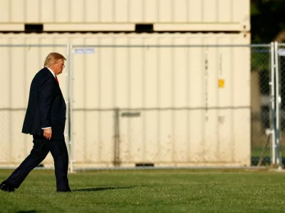 US President Donald J. Trump walks towards Marine One on the Ellipse near the White House in Washington, D.C., US, en route to Sterling, Virginia, US, September 18, 2026. REUTERS/Evan Vucci