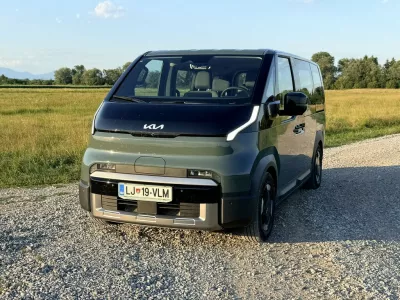 KiaPV5 Passanger