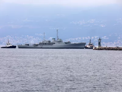 10.02.2025., Rijeka - Brod galeb dotegljen je iz Kraljevickog brodogradilista Dalmont u rijecku luku gdje je privezan uz lukobran Mololongo. Photo: Goran Kovacic/PIXSELL