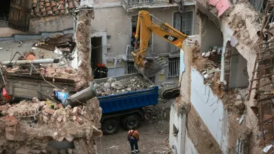 Reševalci intenzivno iščejo preživele. / Foto: Profimedia