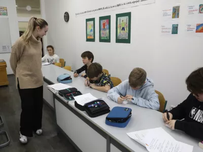 Nov pravilnik, stare omejitve: učencem s težavami &scaron;e vedno le dve uri pomoči na teden