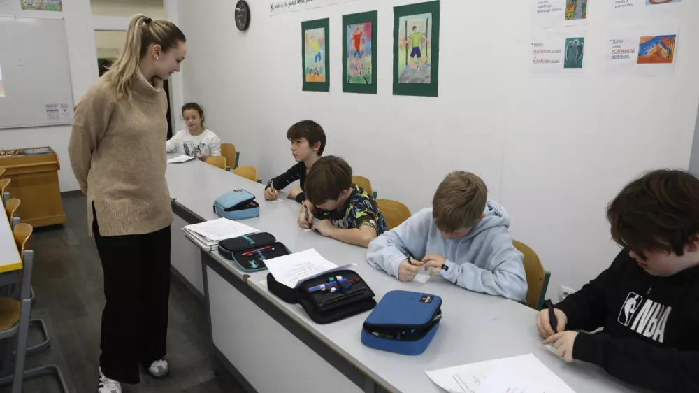 Nov pravilnik, stare omejitve: učencem s težavami &scaron;e vedno le dve uri pomoči na teden