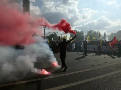 French firefighters gather at Place de la Bastille during a demonstration calling for more resources and funding following a summer marked by mega-fires, in Paris as part of a day of strikes and protests by public sector workers in France, September 29, 2026. REUTERS/Tom Nicholson