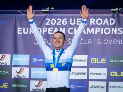 Sencur.Cestna dirka evropskega kolesarskega prvenstva za mladinke in za clane.Belgijski as Remco Evenepoel.