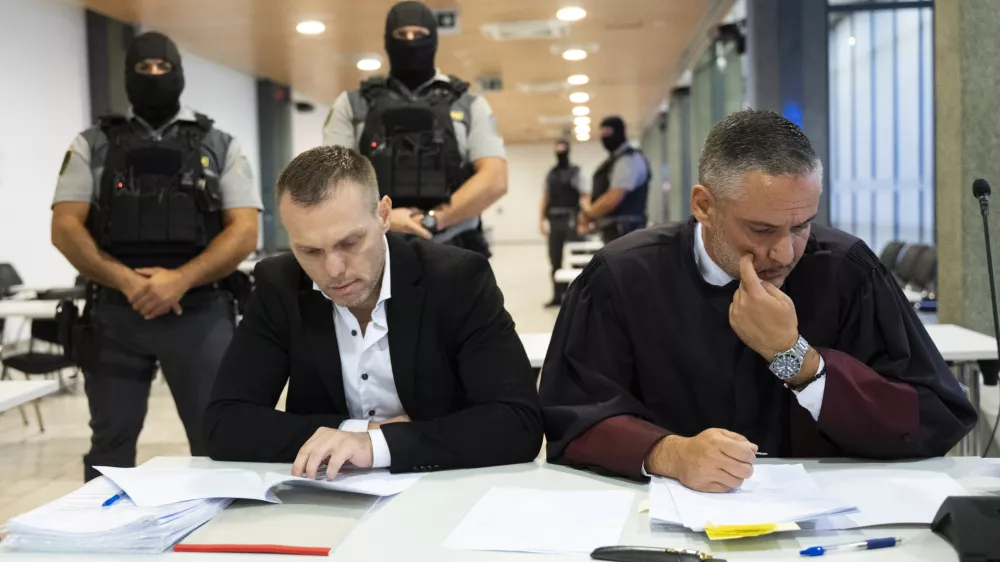 Satko ZovkoKava&scaron;ki klanmafijski umorDino Muzaferović - Cezar21.08.2025 - Predobravnavni narok za domnevne morilce Satka Zovka, gospodarsko razstavi&scaron;če. Sojenje Dinu Muzaferoviću. Foto: Nik Erik Neubauer 