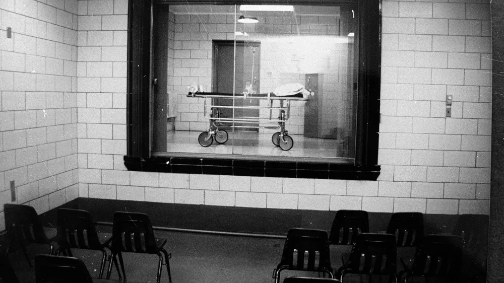 This is a view of the execution chamber at Stateville Prison in Joliet, Ill., as seen from the witness room, date unknown. (AP Photo)