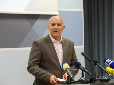 - Borut Rončević, minister za izobraževanje znanost in mladino,- 08.09.2026. - Predstavitev rezultatov mednarodne raziskave PISA 2025, ki kaže dosežke 15 letnikov na področju bralne, matematične in naravoslovne pismenosti.