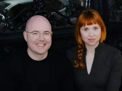 Holly Herndon in Mat Dryhurst, multidisciplinarna umetnika, Indigo
